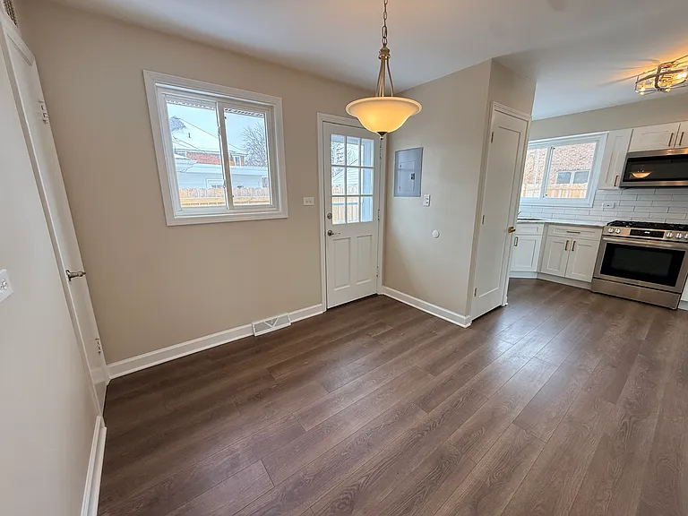 360 W Fremont Ave — Photo 4