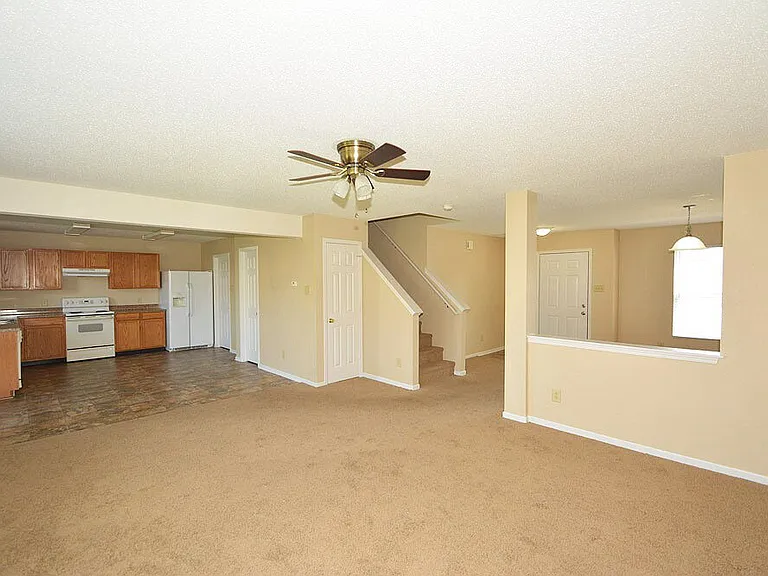 5660 Grassy Bank Dr — Photo 6