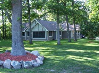 9680 Oakhill Rd, Holly, MI 48442