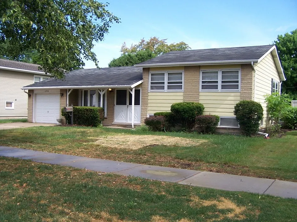 690 Sandy Ln photo 1