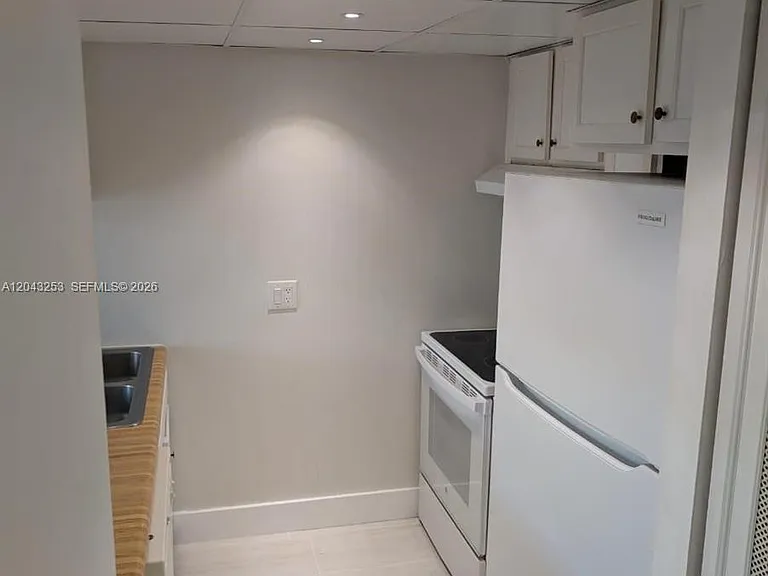 3680 Inverrary Dr #2M — Photo 7