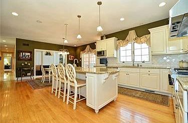 4th image of 601 Fairwinds Ct