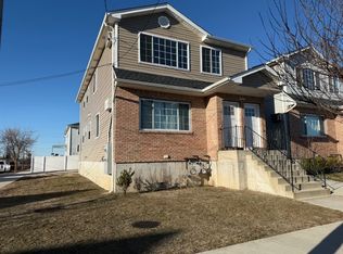 6252 Hillmeyer Ave, Arverne, NY 11692
