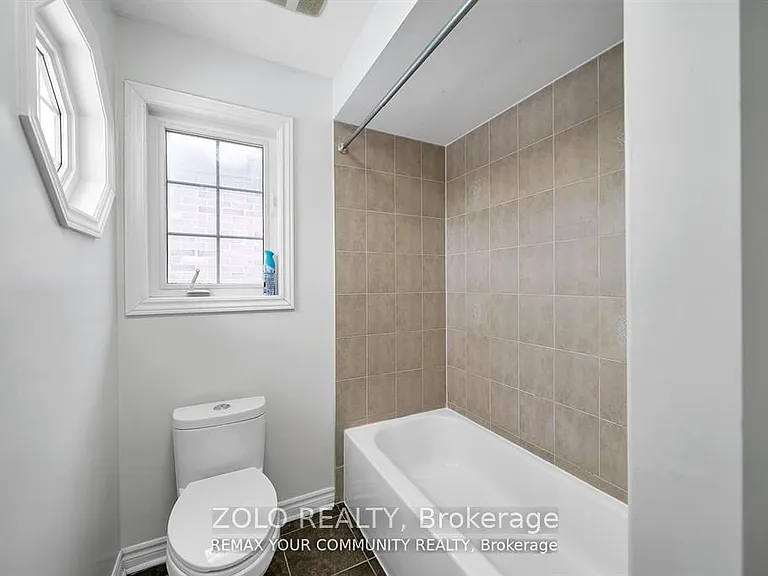 17 Adanac Dr #MAIN 2ND FLOOR — Photo 17
