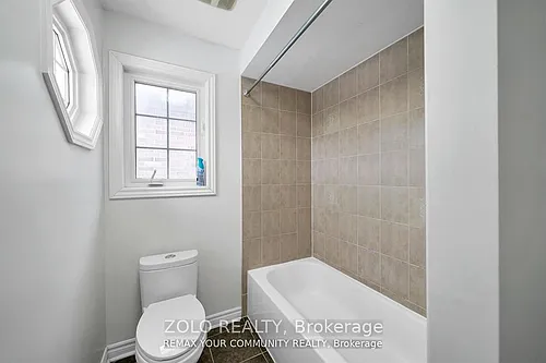 17 Adanac Dr #MAIN 2ND FLOOR Photo 1