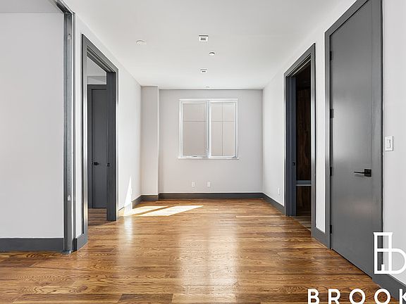 4th image of 1461 Gates Ave #4D