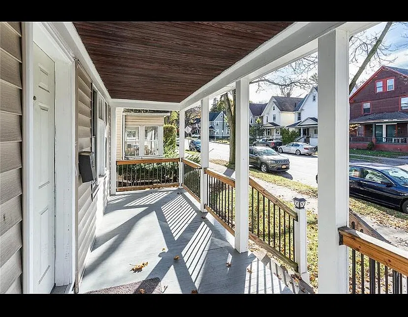 4 bed, 1420 sqft, $2,450 — Photo 4