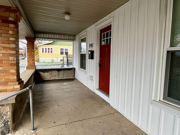 3rd image of 1147 Watkins St SE