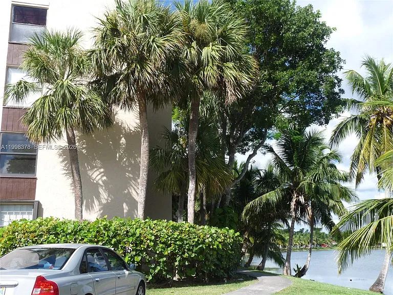 14525 N Kendall Dr #102J — Photo 19