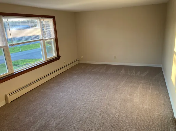 5401 1st Ave #4, Hamburg, NY 14075
