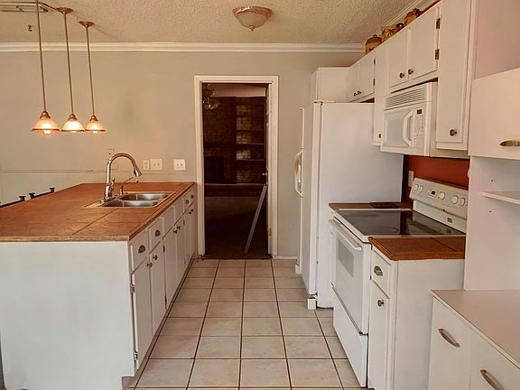 4th image of 1516 Hemphill Ave