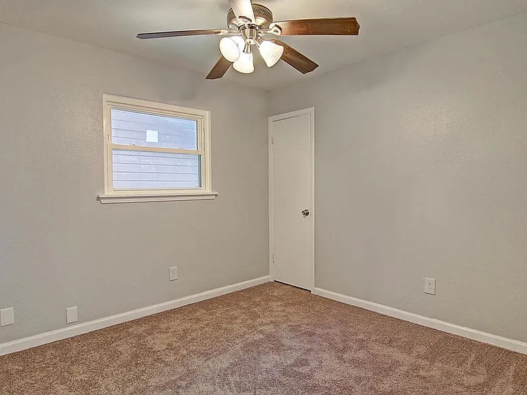 1947 Sean Dr — Photo 16