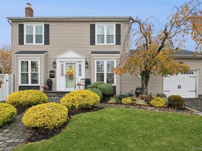 62 14th Street, Hicksville, NY, 11801