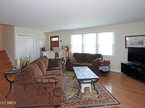 2nd image of 8807 Willowridge Ln