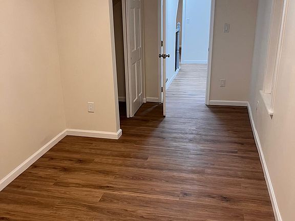 5th image of 1209 Elm St