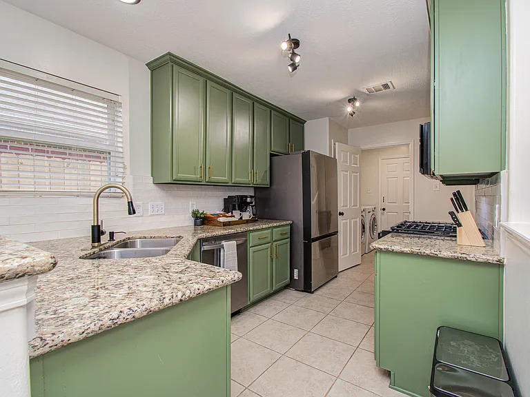7207 Crescent Mills Dr — Photo 13