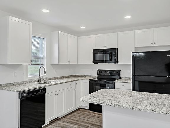 4th image of 381 Sruthi Dr