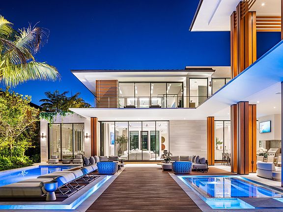4th image of 2415 Casa De Marbella Palm