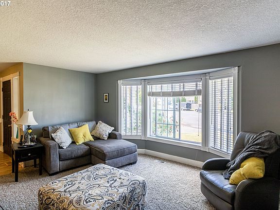 4th image of 2290 Larch St