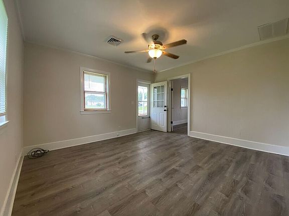 4th image of 17169 Chestnut Ln