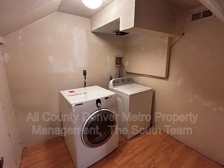 2820 S Acoma St — Photo 13