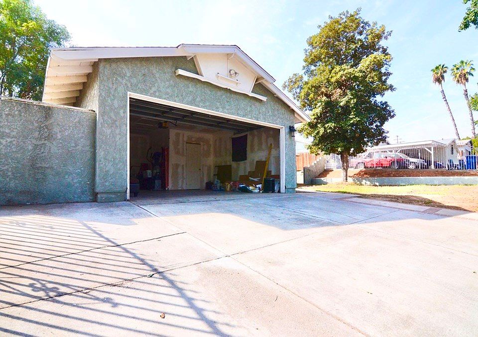 1st image of 11539 Kismet Ave