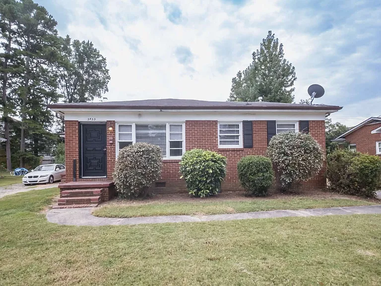 3453 Meredith Ave — Photo 1