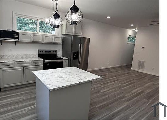 3rd image of 1967 Patterson Cir