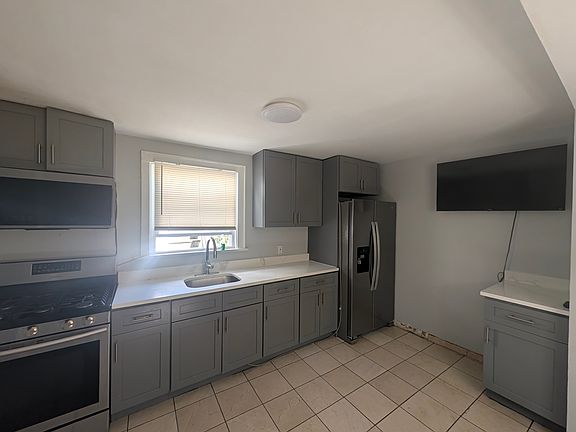 2nd image of 14 Park St
