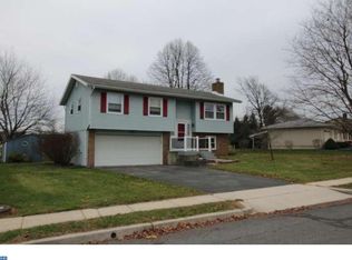 29 S Herbein Dr, Topton, PA