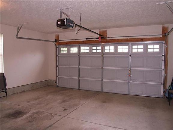 3rd image of 4116 Fieldsedge Dr