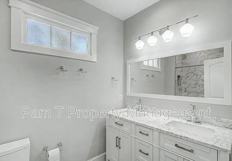 512 E 34th St — Photo 19