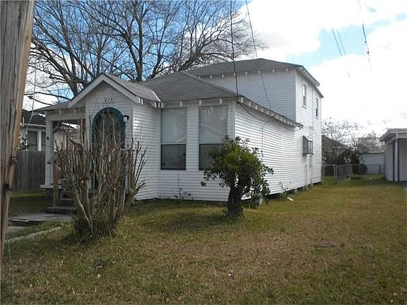 2nd image of 625 Avenue B