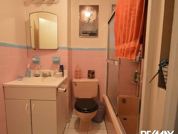 2nd image of 2219 1/2 41st St