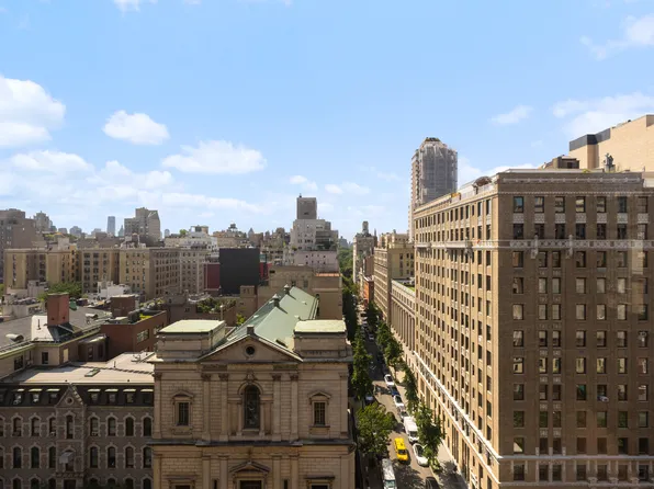 993 Park Avenue image 5 of 23