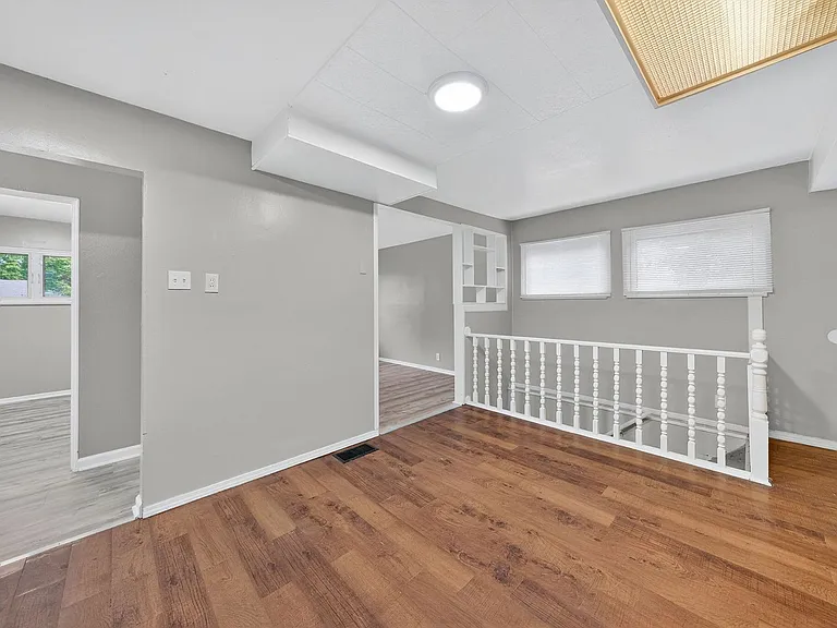 138 Grampian Rd — Photo 10
