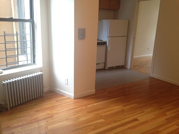 2nd image of 422 E 116th St APT 4