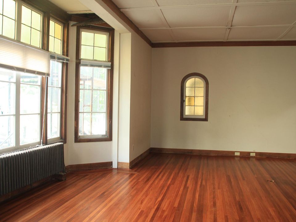 Living room - OR turn into 3rd bedroom, easily large enough for 2 people (14' x 24.5')