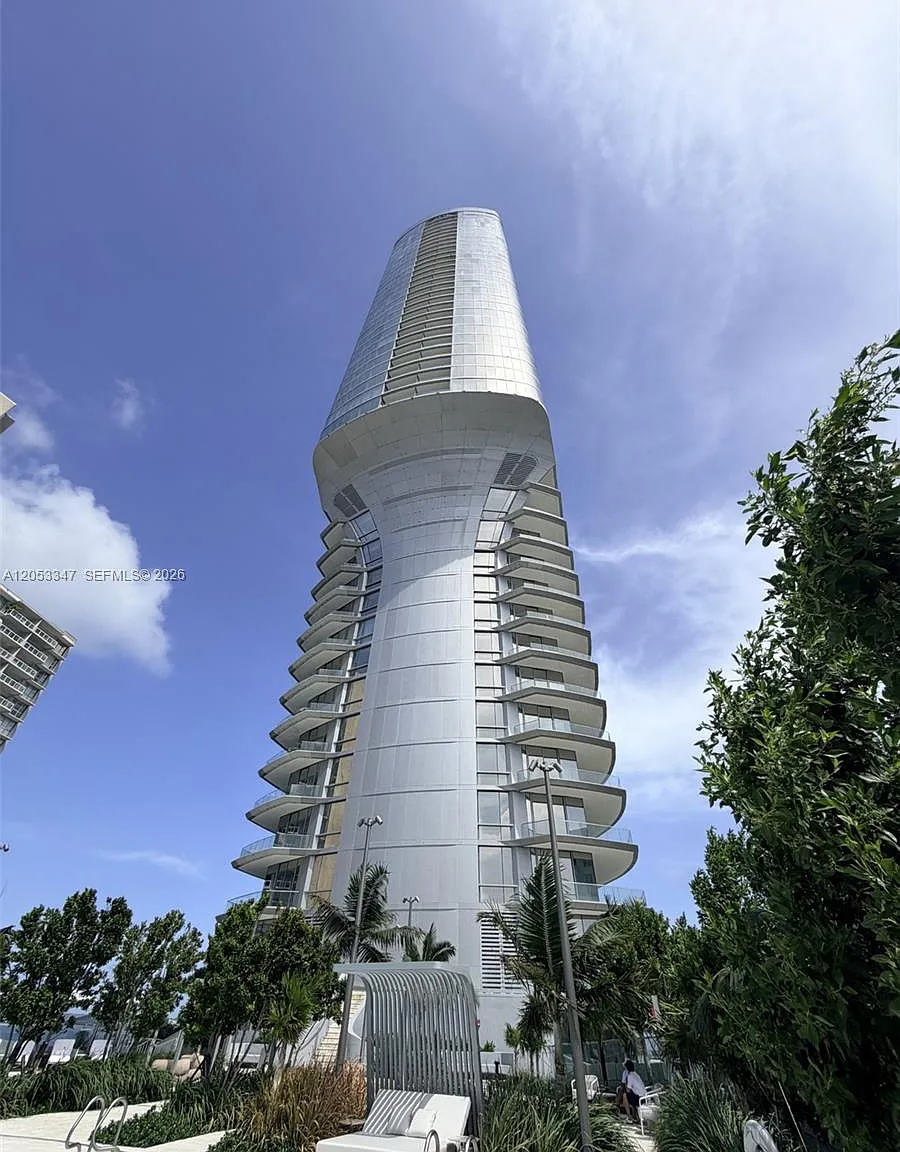 Una Residences — Photo 3