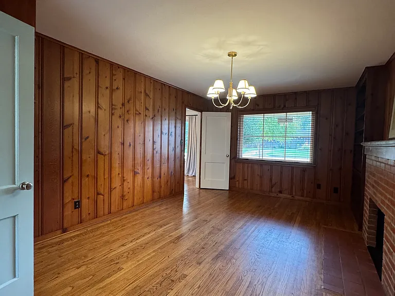 1803 Dorchester Dr — Photo 7