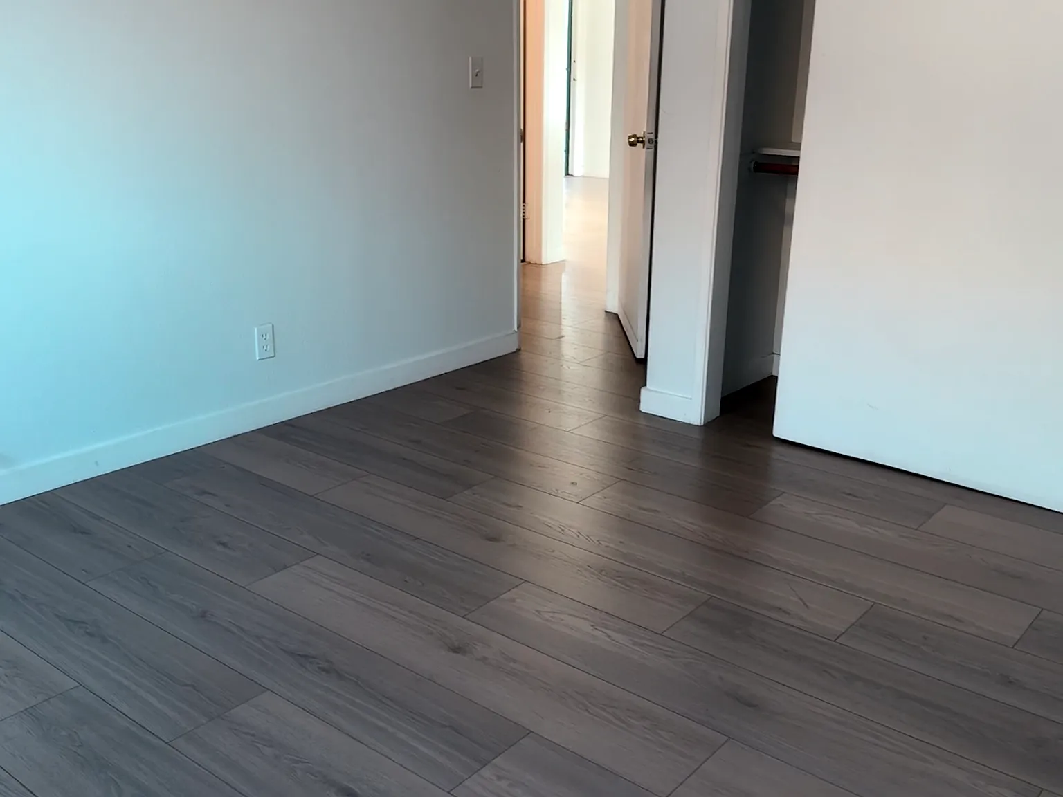 14141 Erwin St — Photo 2