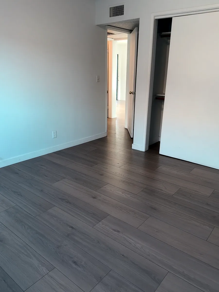 Building Photo - 14141 Erwin St #6