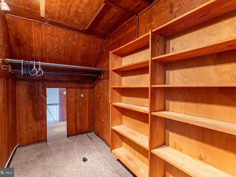 2216 Georges Ln — Photo 34