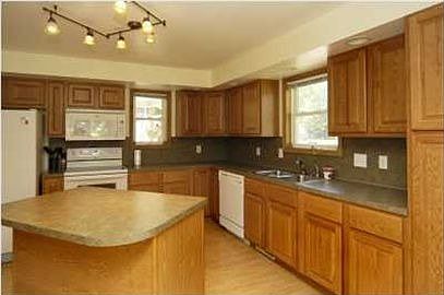 4th image of 258 E Muskegon St NE