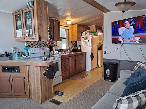 5th image of 5905 NE Cubitis Ave #109