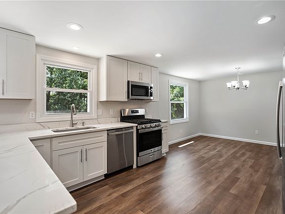 5th image of 107 Candlewyck Dr