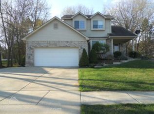 559 Peachtree Trl, Fenton, MI 48430