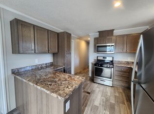 9072 Windward Dr #198, Algonac, MI 48001