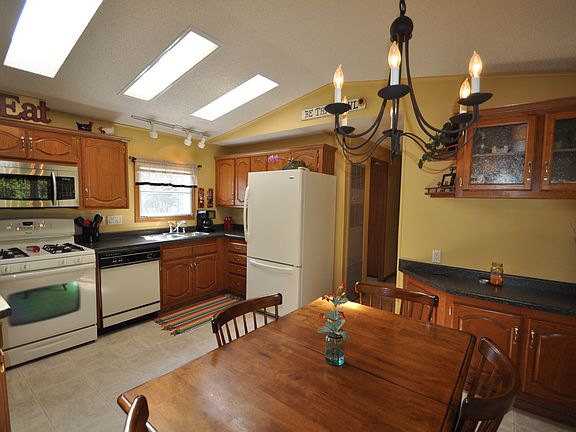 3rd image of 1036 Redwood Ct