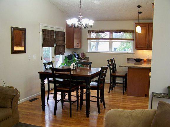 5th image of 715 Plantation Cir